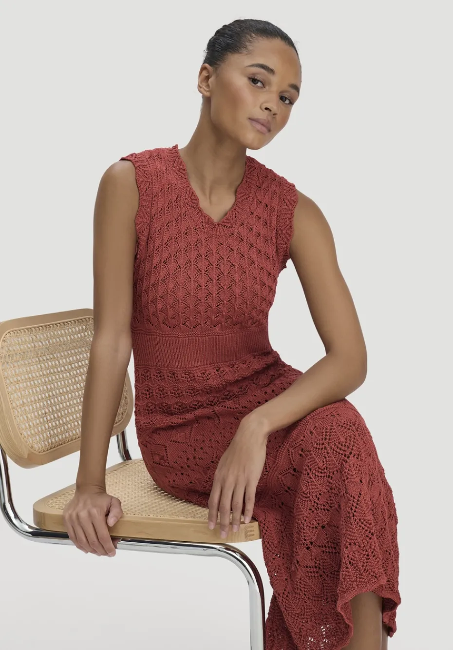 hessnatur Strick Kleid Midi aus reiner Bio-Baumwolle von terrakotta New