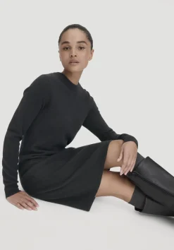 hessnatur Strick Kleid Regular aus Bio-Merinowolle mit Cashmere von schwarz