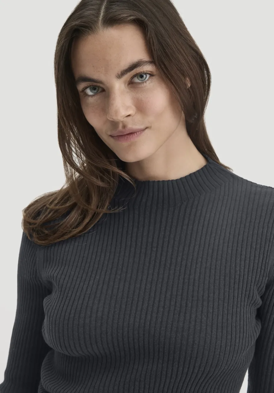 hessnatur Strick Pullover Fitted aus TENCEL™ Lyocell mit Bio-Baumwolle von schwarz Online