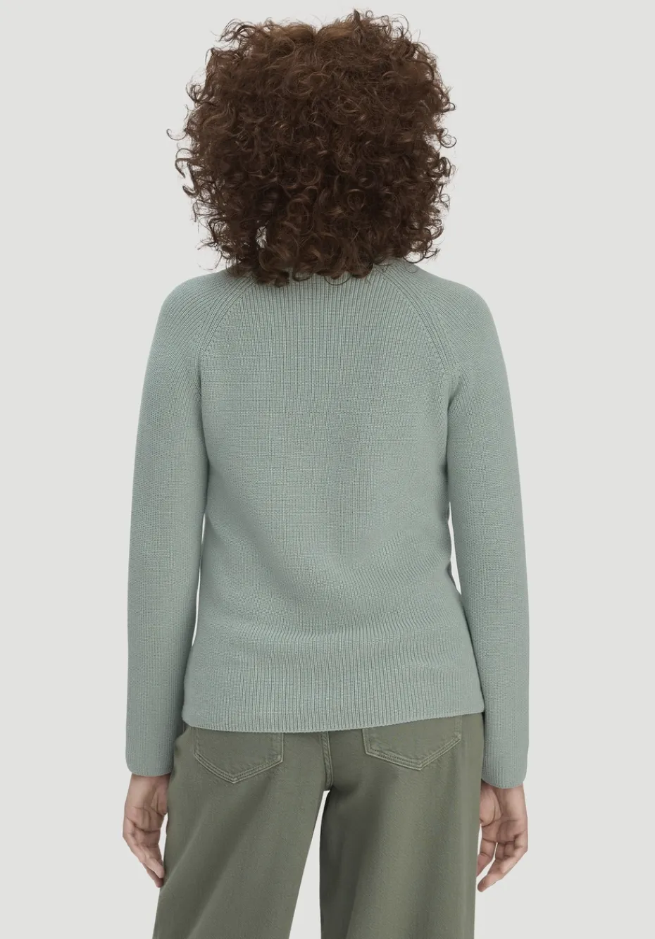 hessnatur Strick Pullover Regular aus reiner Bio-Baumwolle von mattgrün Hot