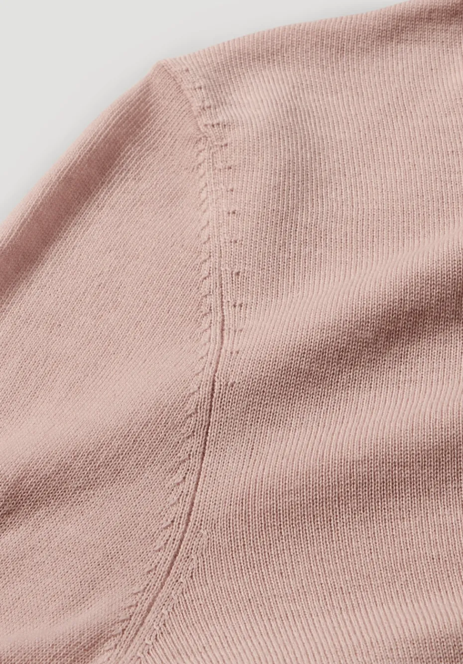 hessnatur Strick Pullover Regular aus reiner Bio-Merinowolle von rosé Hot