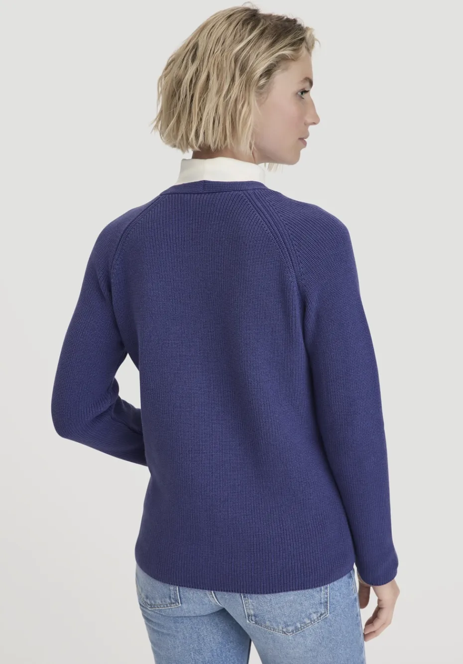 hessnatur Strick Pullover Regular aus reiner Bio-Baumwolle von irisblau Outlet
