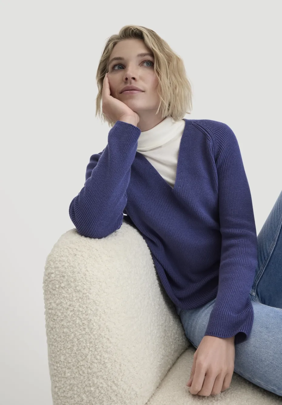 hessnatur Strick Pullover Regular aus reiner Bio-Baumwolle von irisblau Outlet