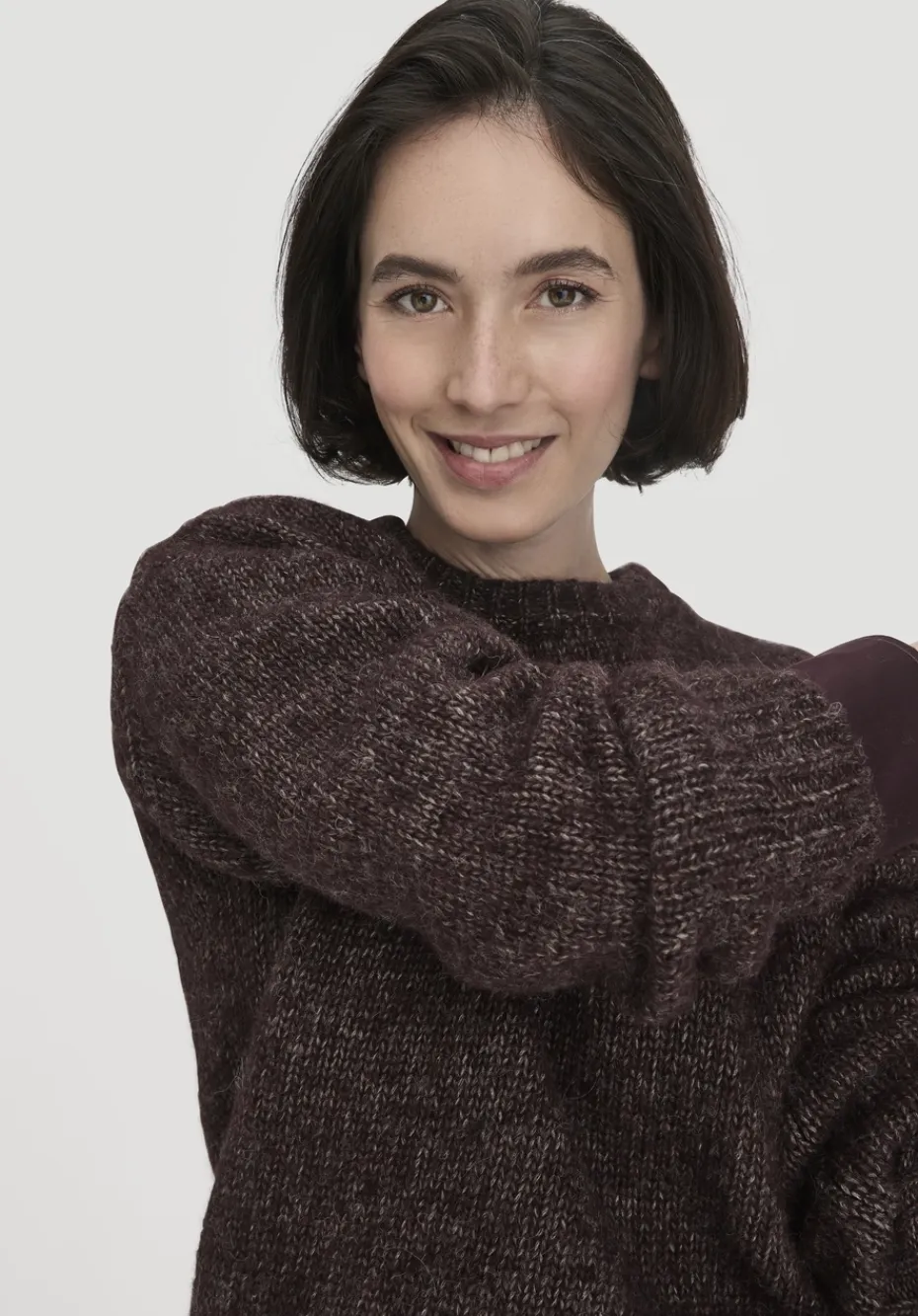 hessnatur Strick Pullover Relaxed aus Alpaka mit Bio-Baumwolle von schwarzbeere Sale