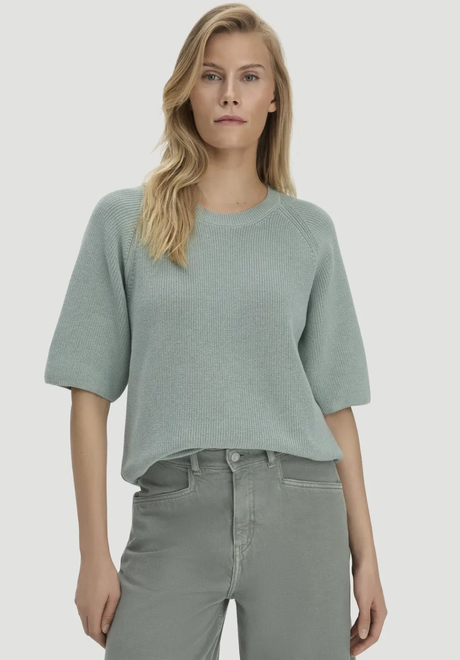 hessnatur Strick Pullover Relaxed aus reiner Bio-Baumwolle von mattgrün New