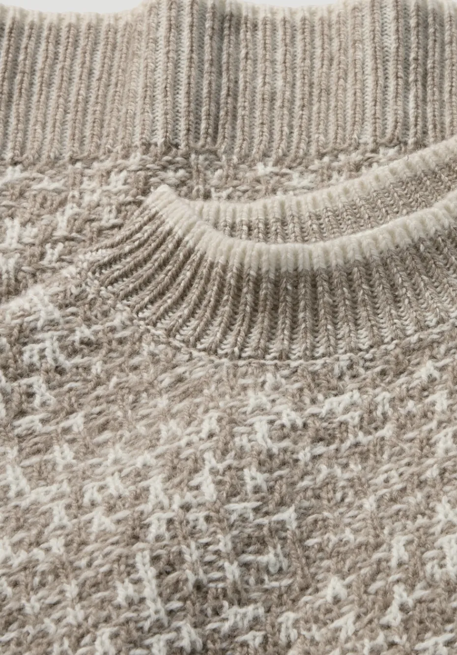 hessnatur Strick Pullover Relaxed BETTER RECYCLING aus reiner Bio-Merinowolle von cocos Outlet