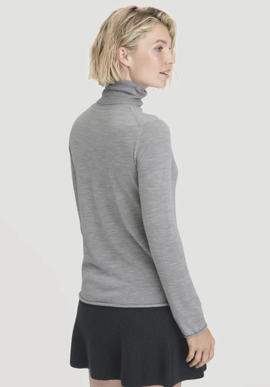 hessnatur Strick Rollkragen Pullover Slim aus reiner Bio-Merinowolle von hellgrau Outlet