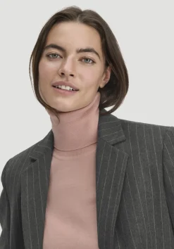 hessnatur Strick Rollkragen Pullover Slim aus reiner Bio-Merinowolle von rosé New
