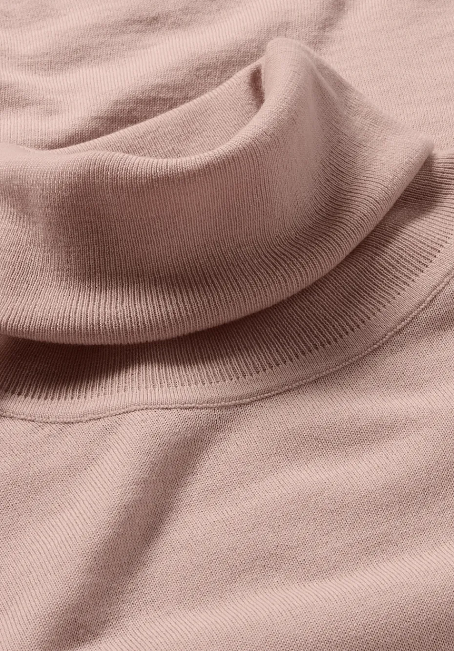 hessnatur Strick Rollkragen Pullover Slim aus reiner Bio-Merinowolle von rosé New