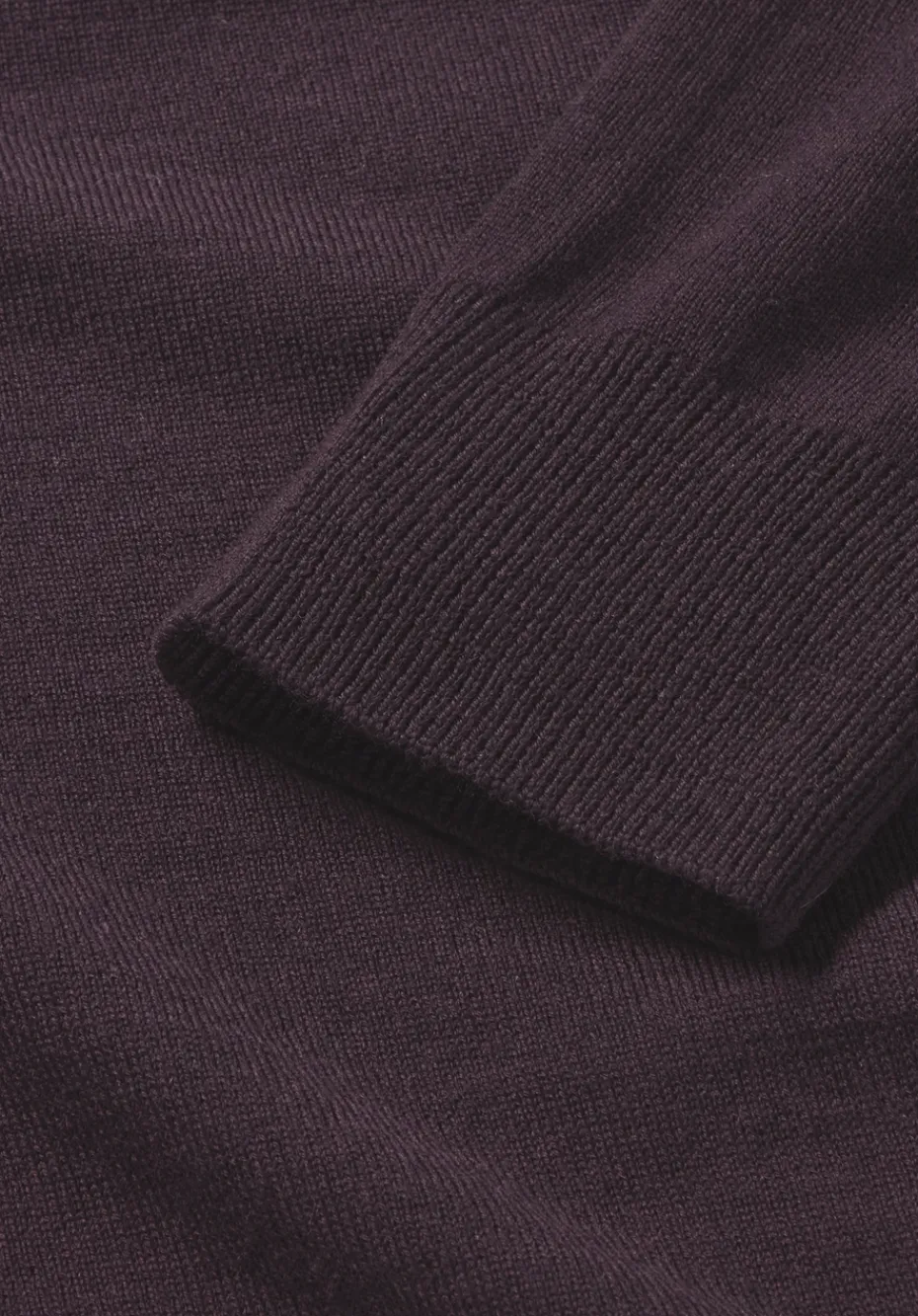 hessnatur Strick Rollkragen Pullover Regular aus reiner Bio-Merinowolle von schwarzbeere Online