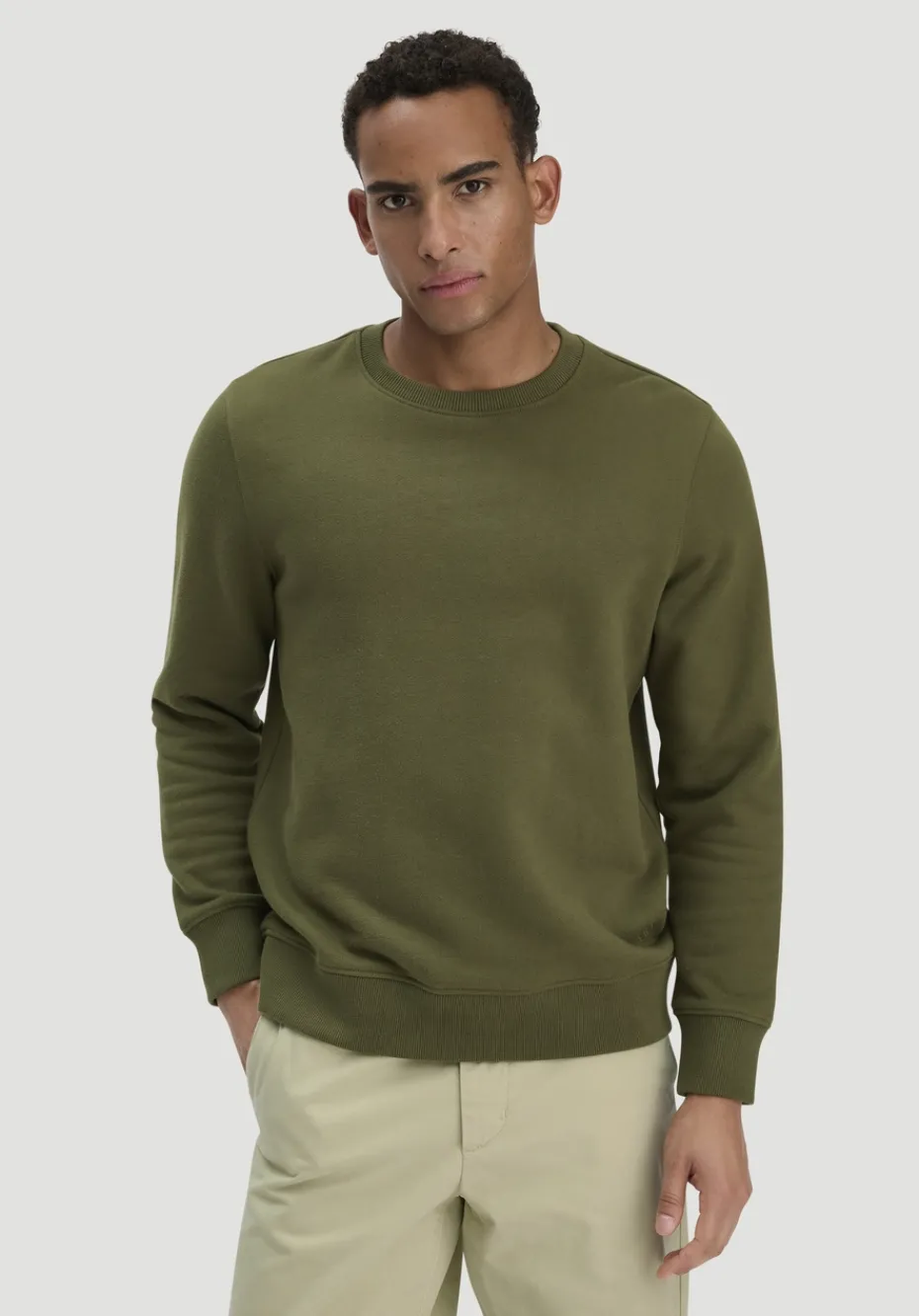 hessnatur Sweatshirt Regular BETTERRECYCLING aus reiner Bio-Baumwolle von seetang