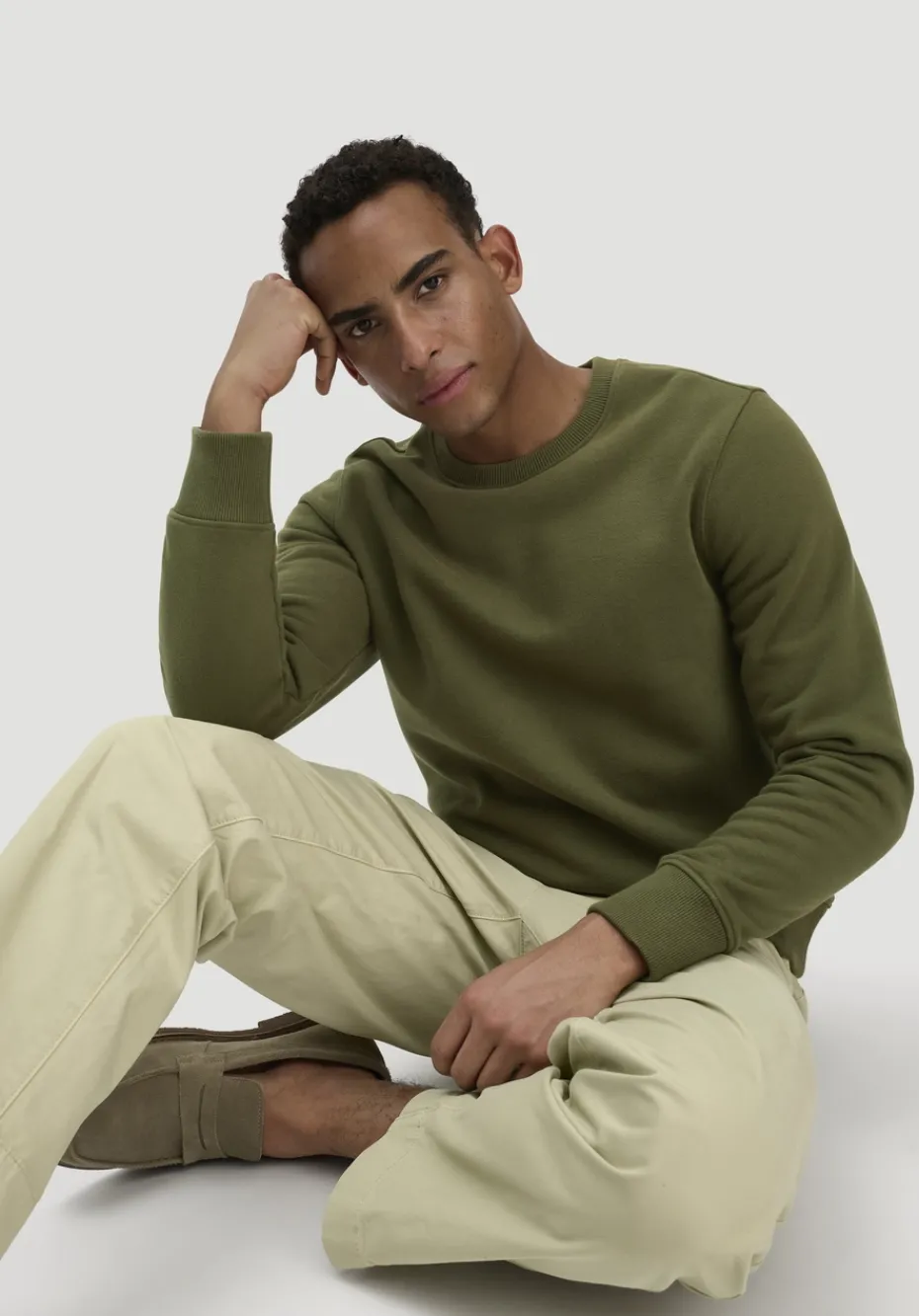 hessnatur Sweatshirt Regular BETTERRECYCLING aus reiner Bio-Baumwolle von seetang