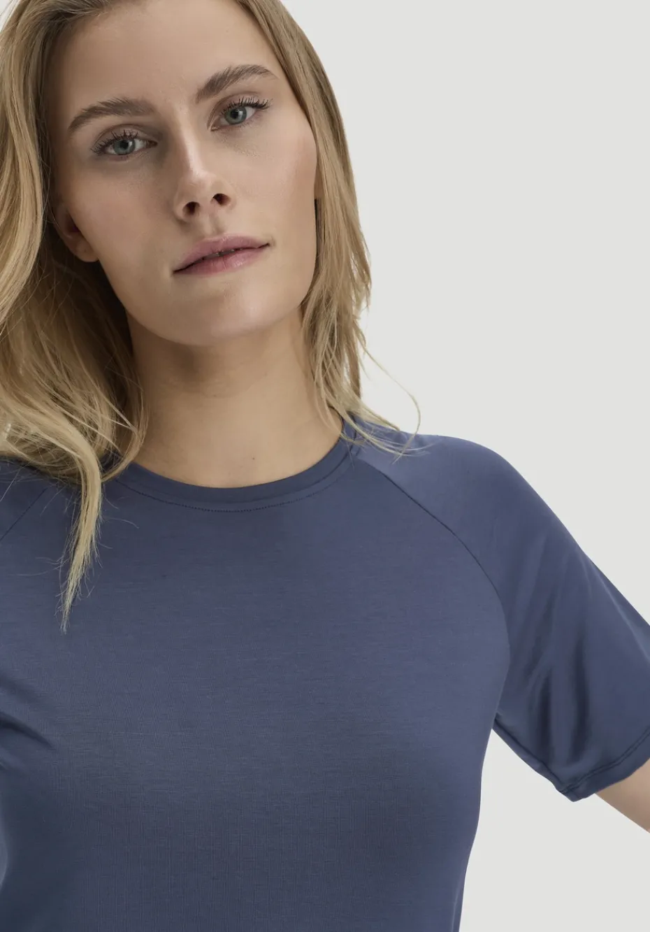 hessnatur T-Shirt Regular ACTIVE COMFORT aus TENCEL™ Lyocell von mitternachtsblau