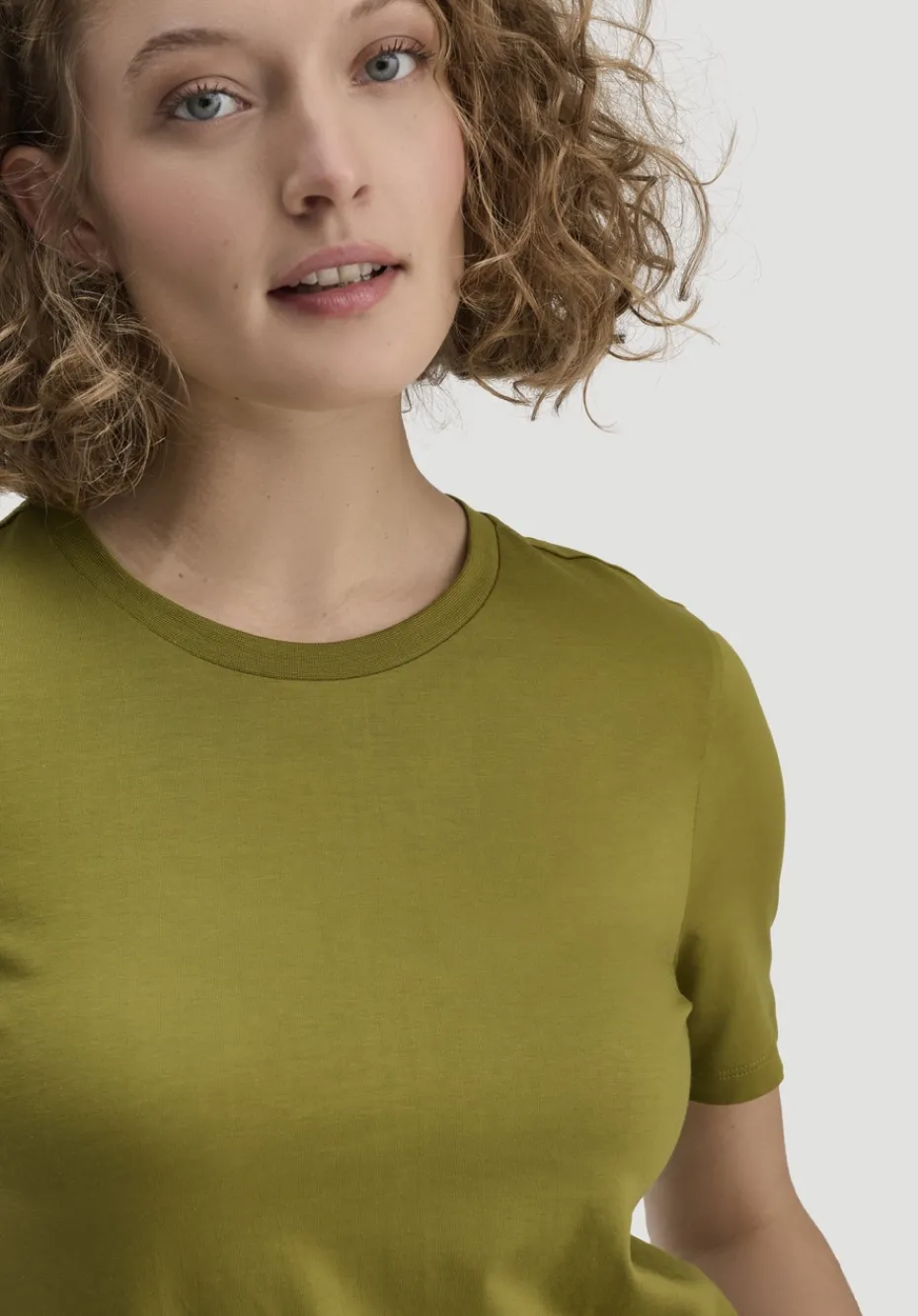 hessnatur T-Shirt Regular aus Regenerative Organic Cotton (ROC) von sommermoos Best