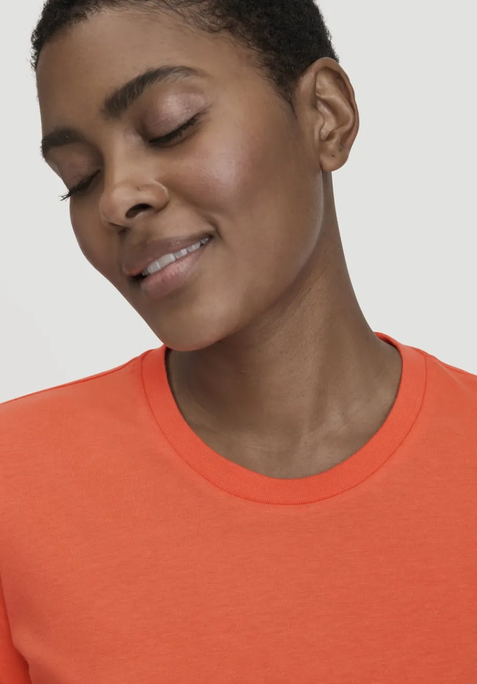 hessnatur T-Shirt Regular aus reiner Bio-Baumwolle von feuerorange Clearance