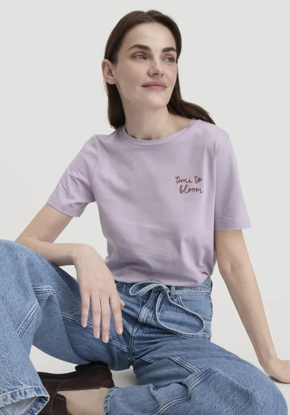hessnatur T-Shirt Relaxed aus einer Bio-Baumwolle von pastell lavendel Online