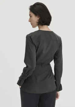 hessnatur Wickelbluse Regular aus TENCEL™ Lyocell von tannengrün Online