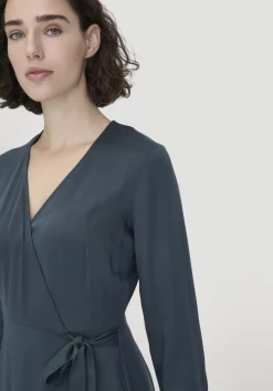 hessnatur Wickelkleid Knöchellang Regular aus reiner LENZING™ ECOVERO™ Viskose von dunkles petrol Hot