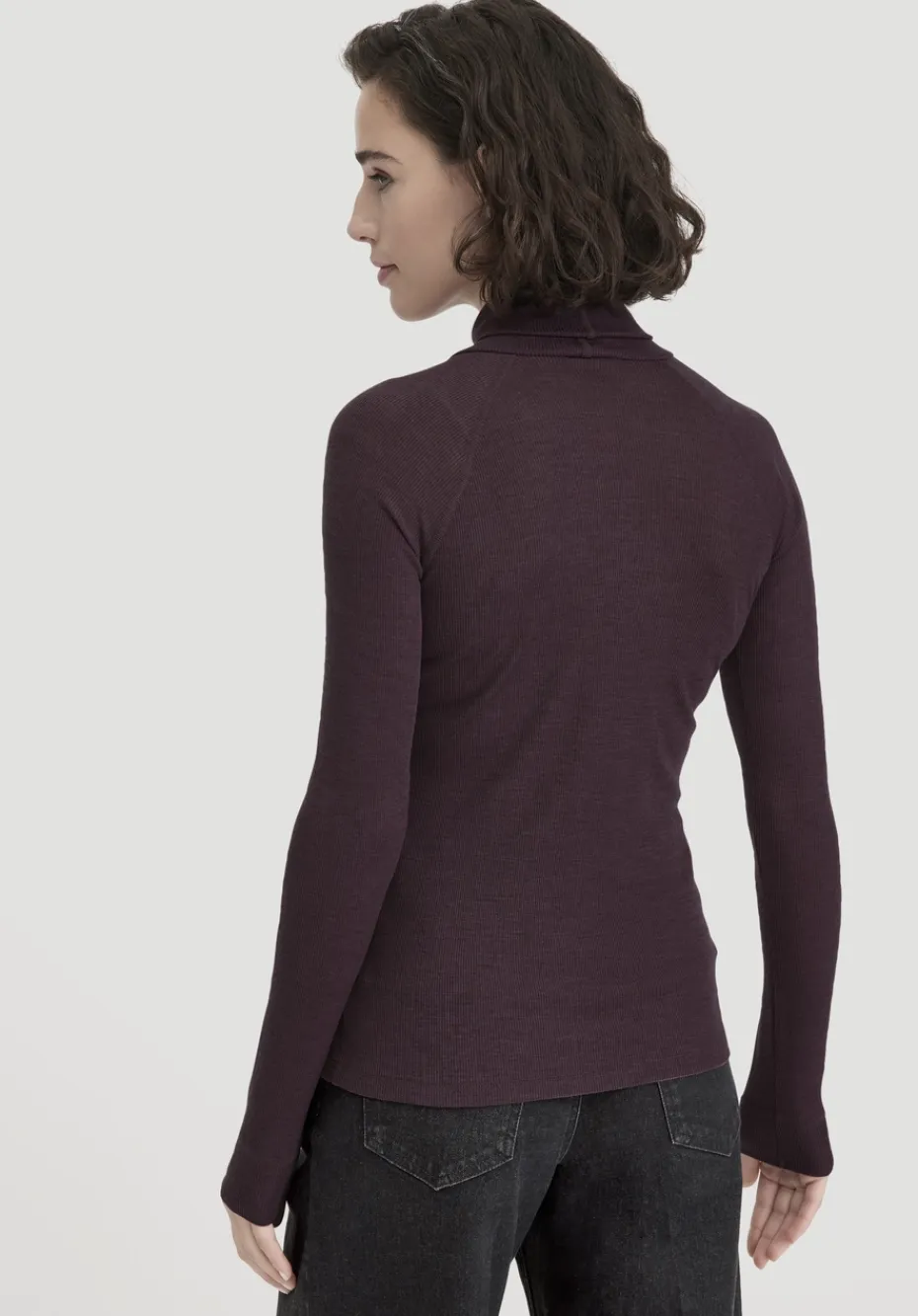 hessnatur Wolle-Mix Longlseeve Fitted aus Bio-Merinowolle und TENCEL™ Lyocell von schwarzbeere Discount