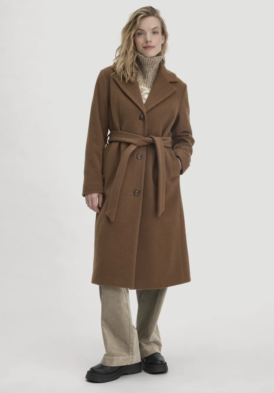 hessnatur Wollmantel Regular aus reiner Bio-Schurwolle von nussbraun Online