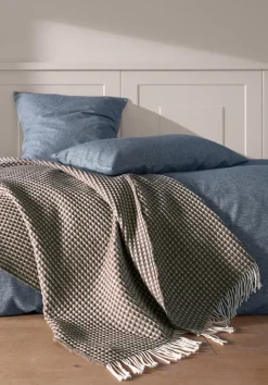 hessnatur Wollmix Waffle Plaid YARA aus Bio-Lambswool mit Bio-Baumwolle von naturbraun New