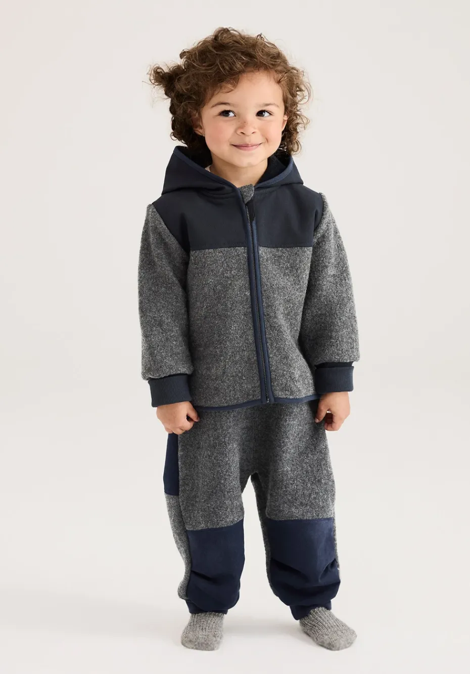 hessnatur Wollwalk Latzhose aus Bio-Merinowolle mit Nature Shell von anthrazit Online